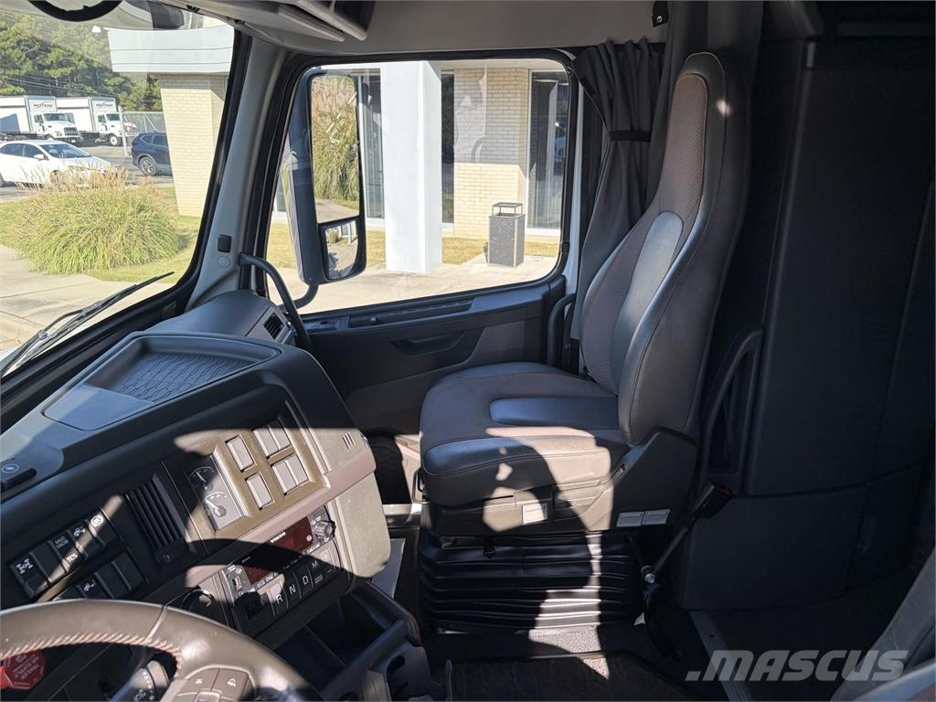 Volvo VNL64T860 Седельные тягачи