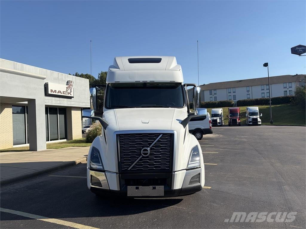 Volvo VNL64T860 Sadulveokid