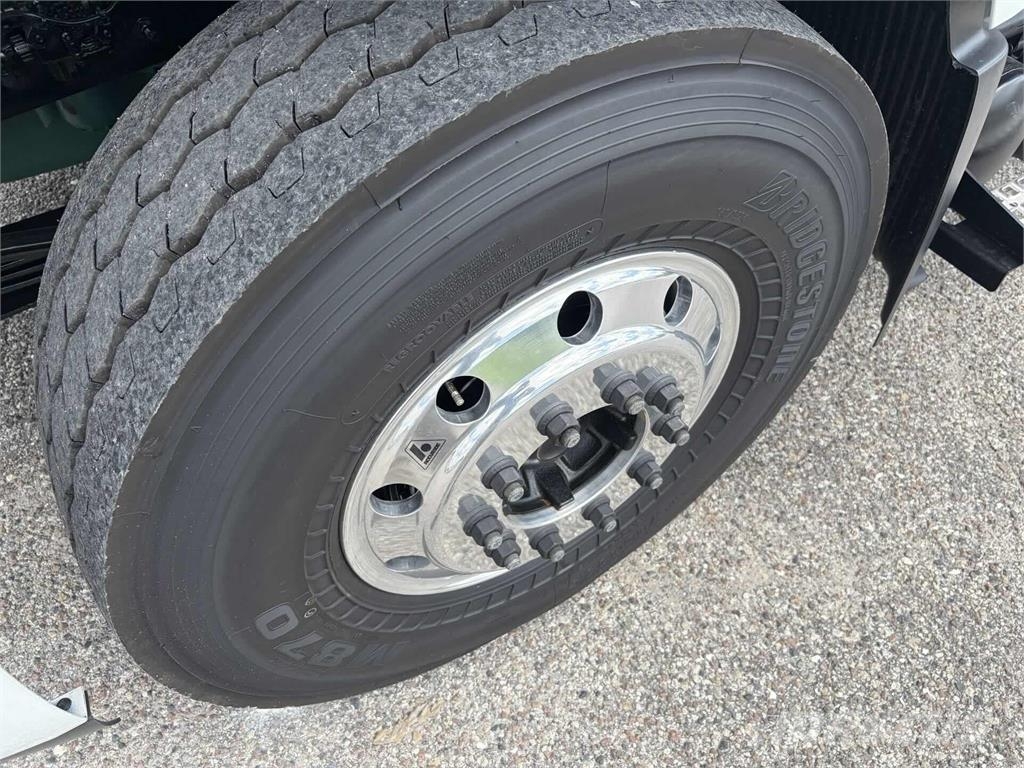 Volvo VNR64300 شاحنات أخرى