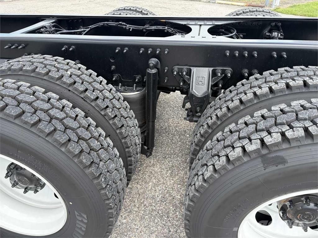 Volvo VNR64300 شاحنات أخرى