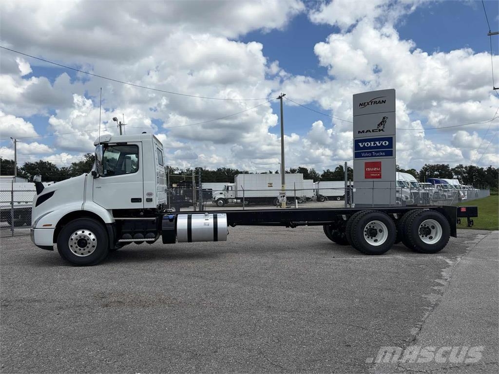 Volvo VNR64300 شاحنات أخرى