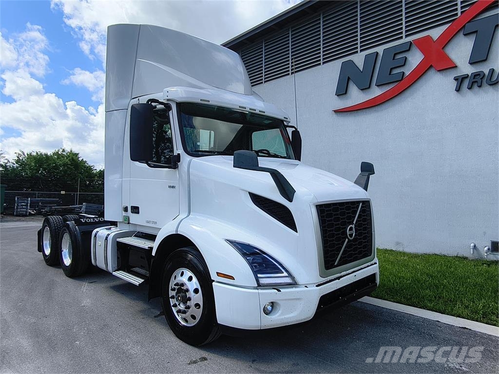 Volvo VNR64T300 Седельные тягачи