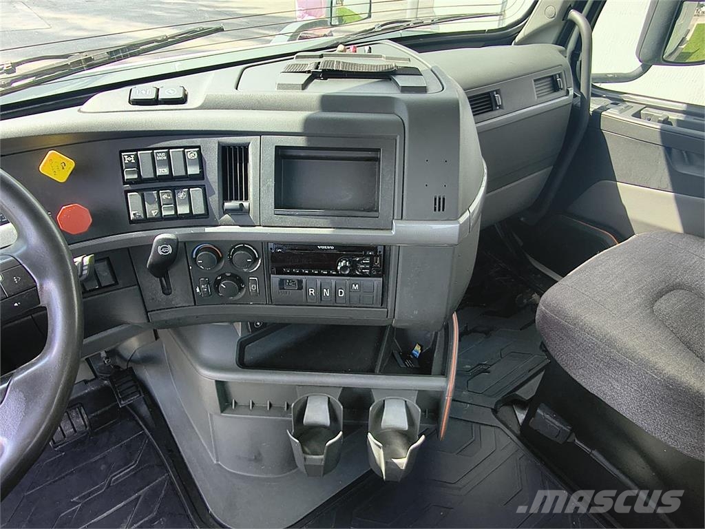 Volvo VNR64T300 Седельные тягачи