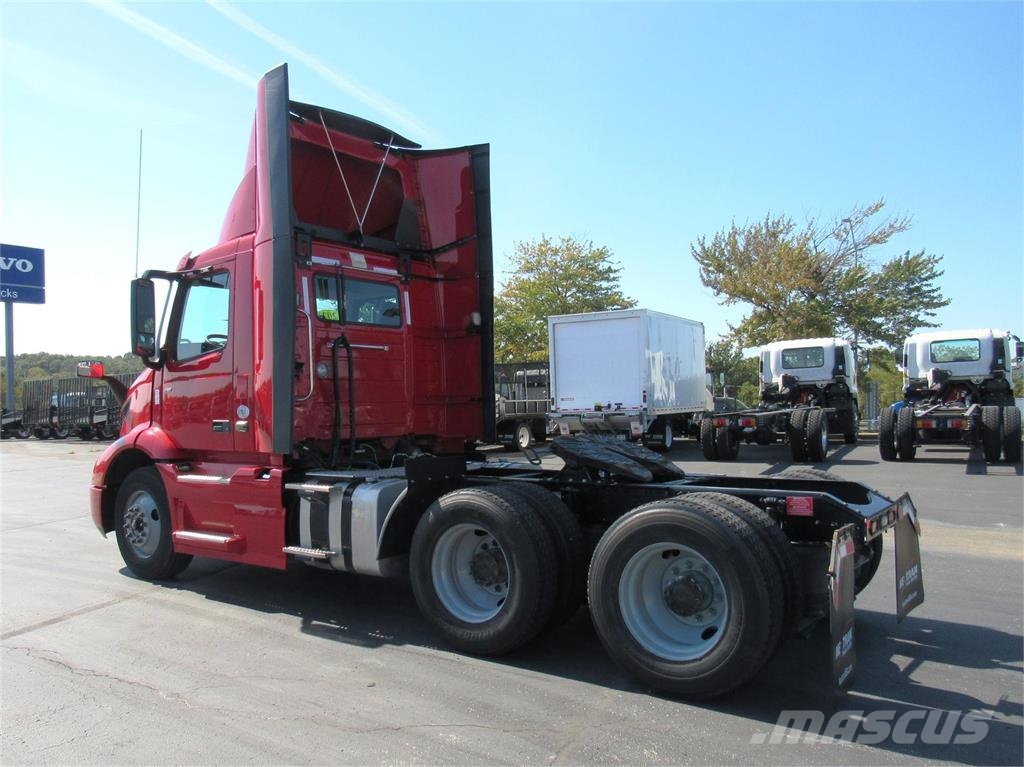Volvo VNR64T300 Cabezas tractoras
