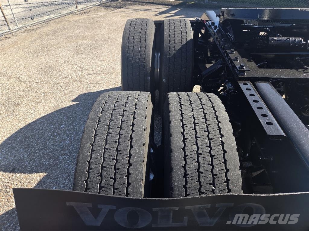 Volvo VNR64T300 Autotractoare