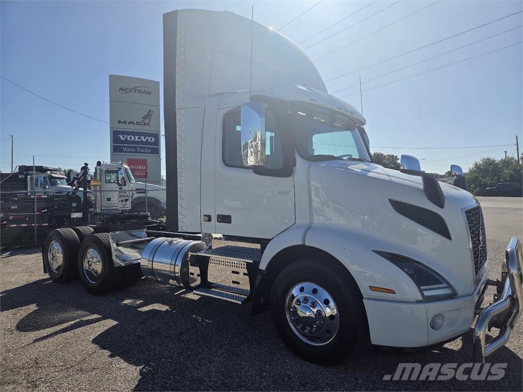 Volvo VNR64T300 Autotractoare