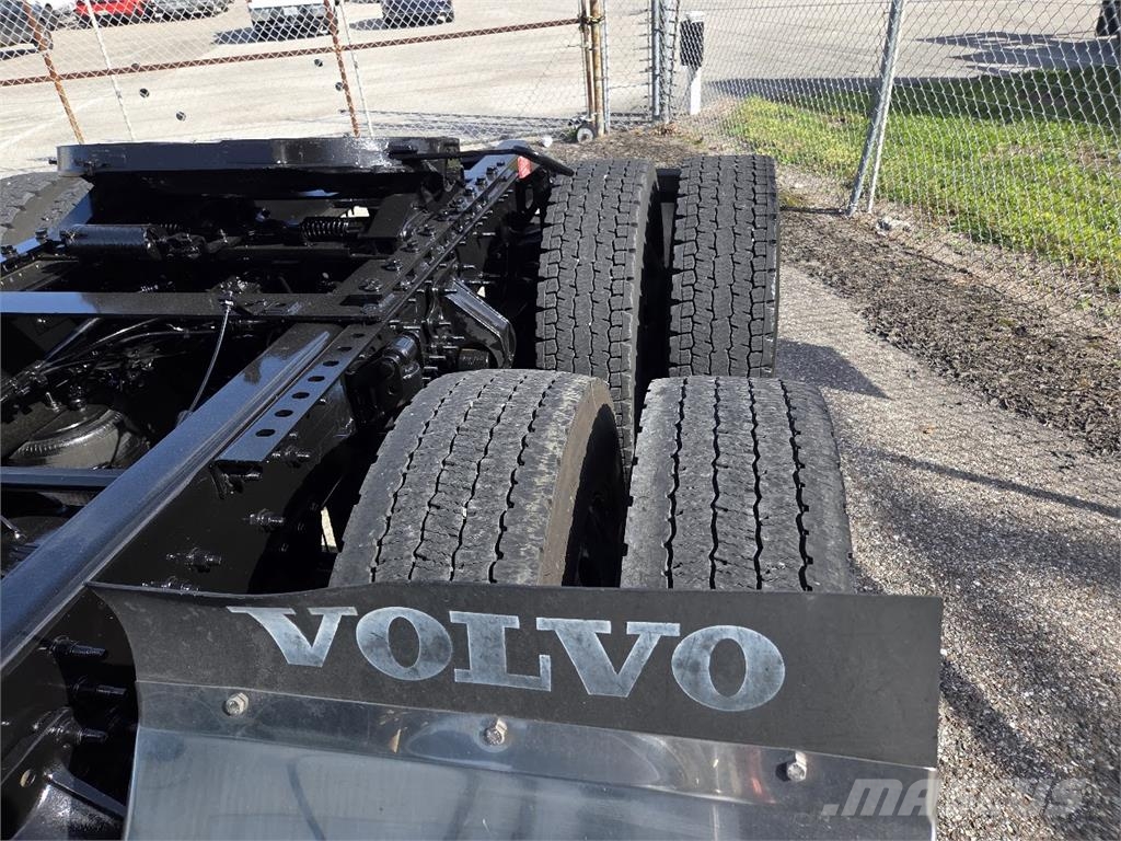 Volvo VNR64T300 Vetopöytäautot