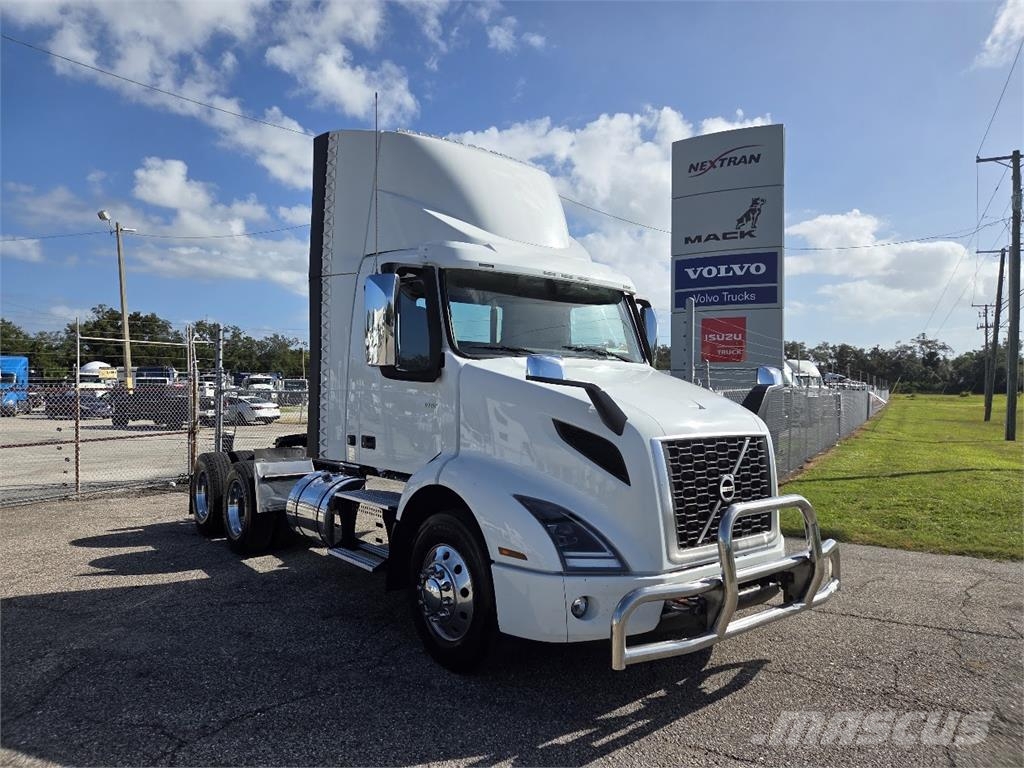 Volvo VNR64T300 Vetopöytäautot