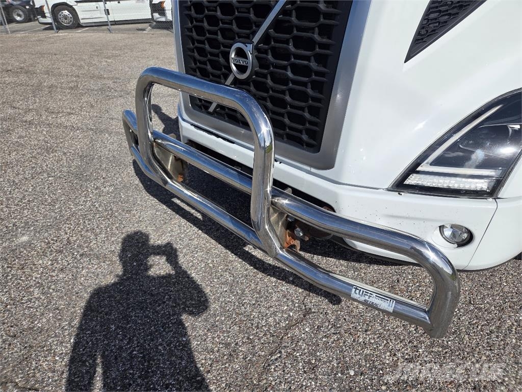 Volvo VNR64T300 Vetopöytäautot