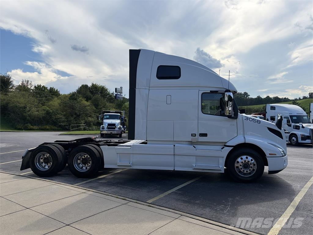 Volvo VNR64T660 Tractor Units