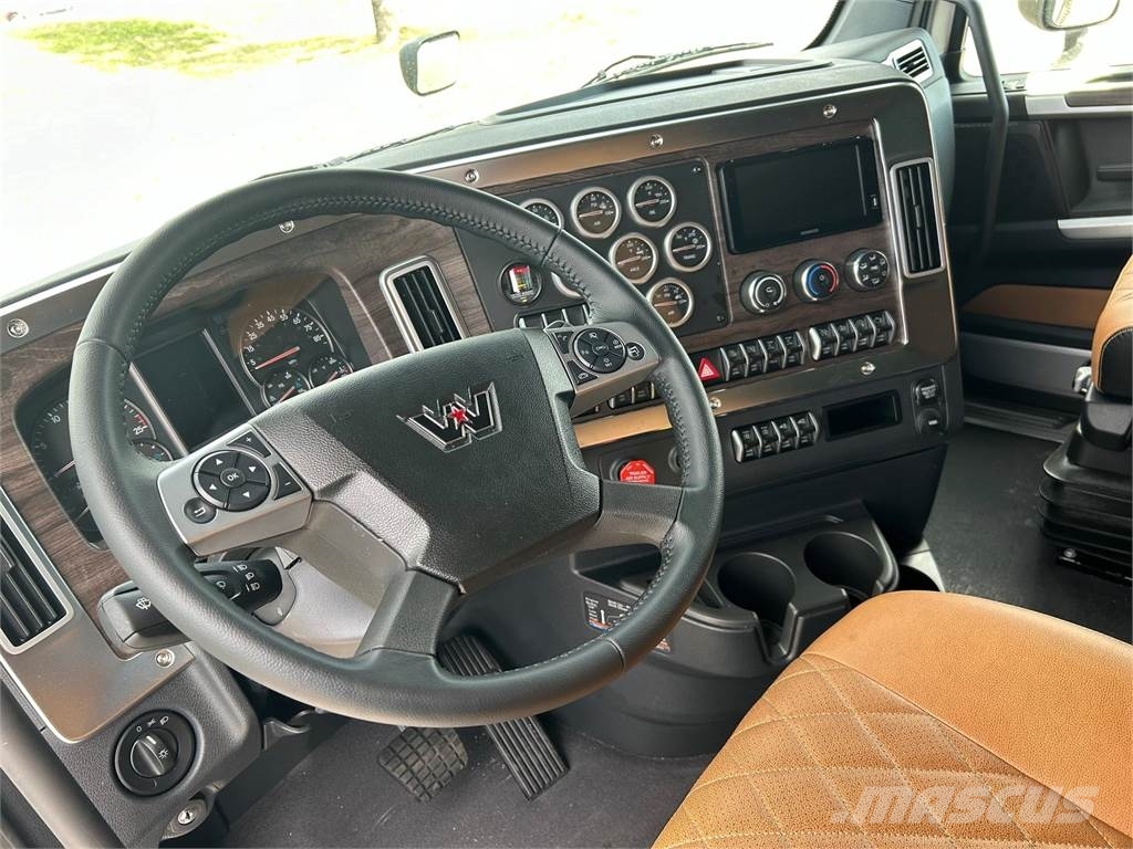 Western Star 49X Vetopöytäautot