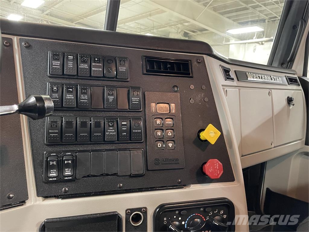 Western Star CONVENTIONAL Camiones con chasís y cabina