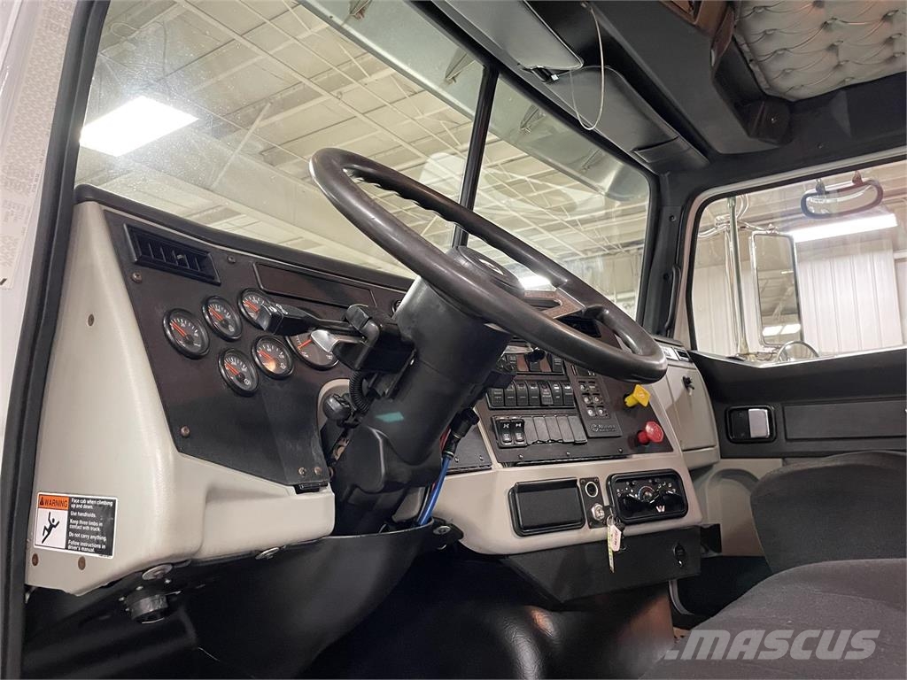 Western Star CONVENTIONAL Camiones con chasís y cabina