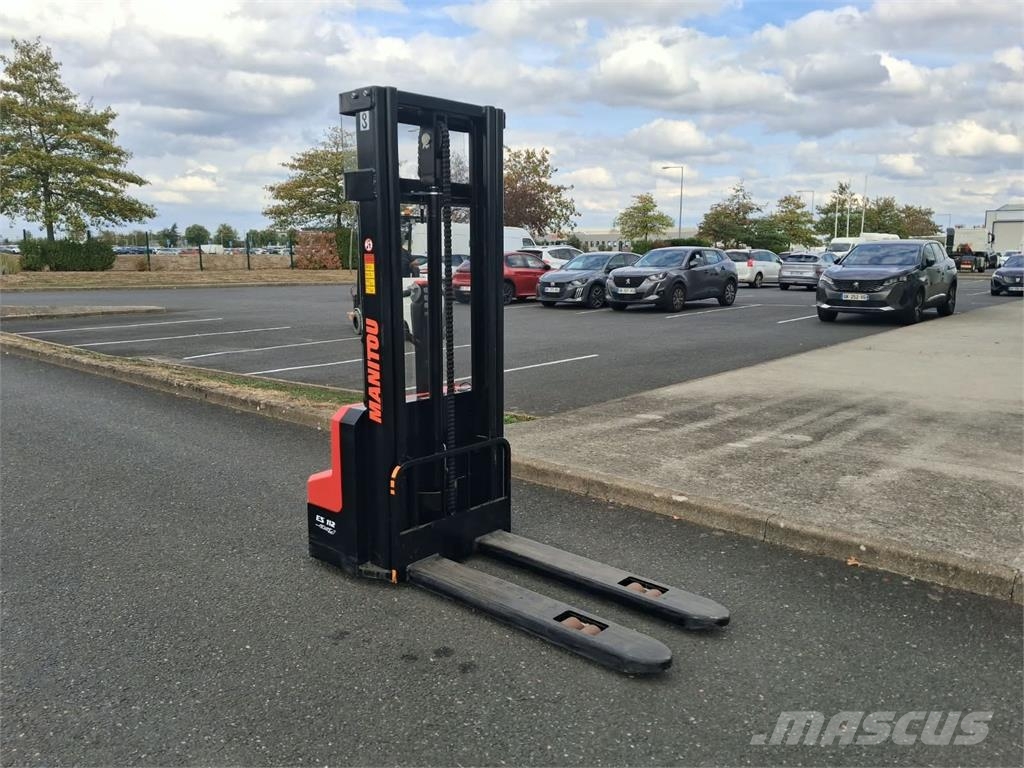 Manitou ES 112 EASY Pedestrian stacker