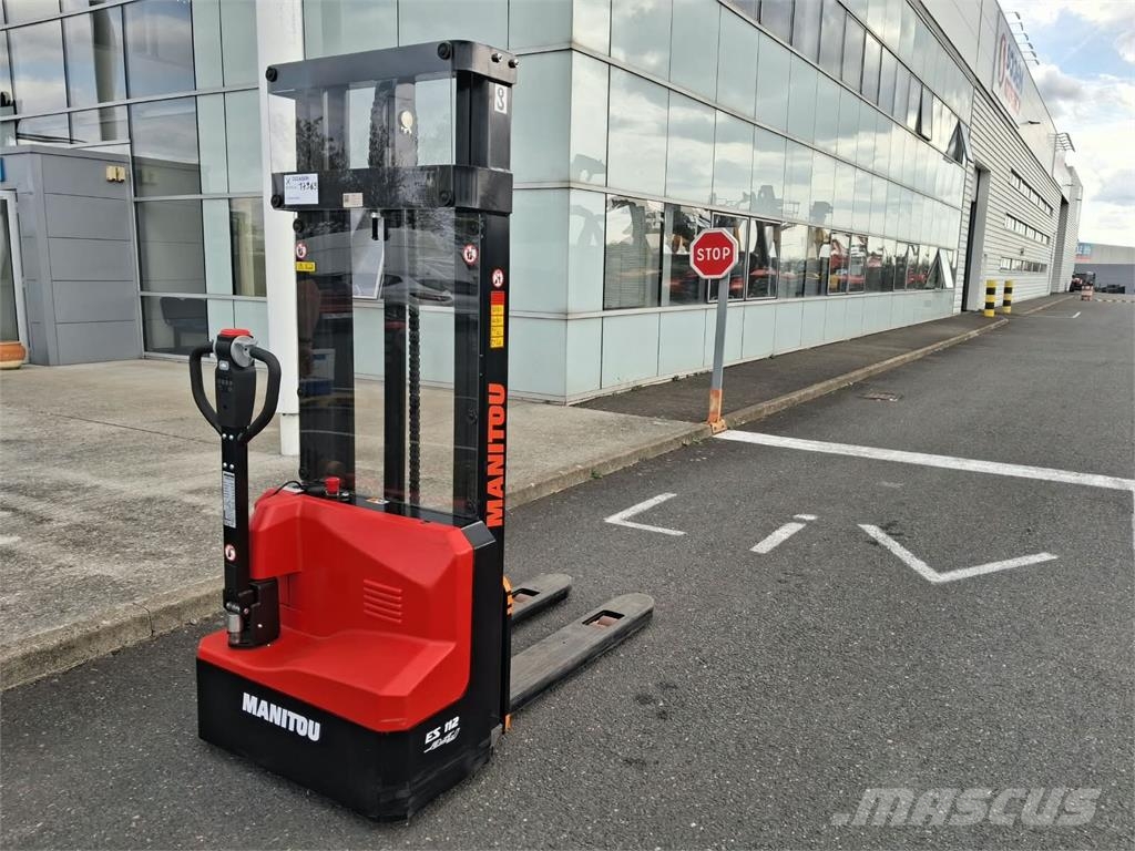 Manitou ES 112 EASY Pedestrian stacker