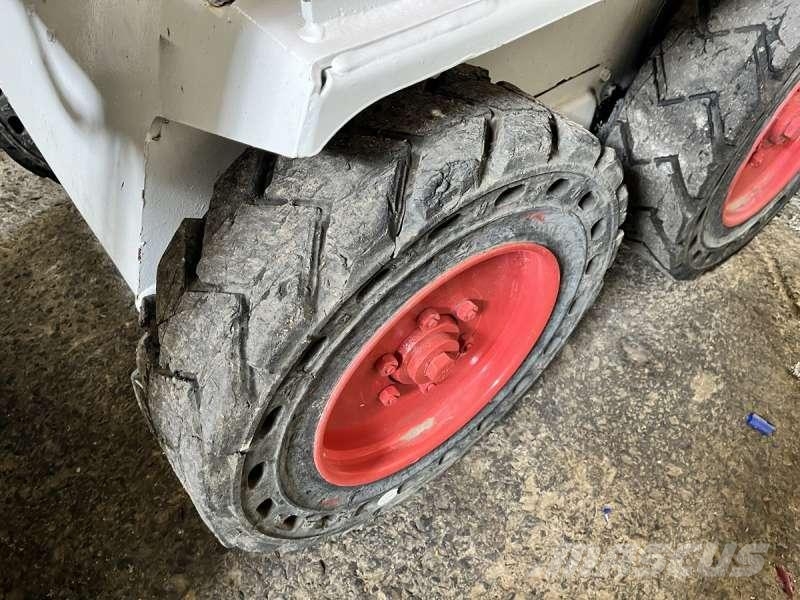 Bobcat S100 Mini nakladalci