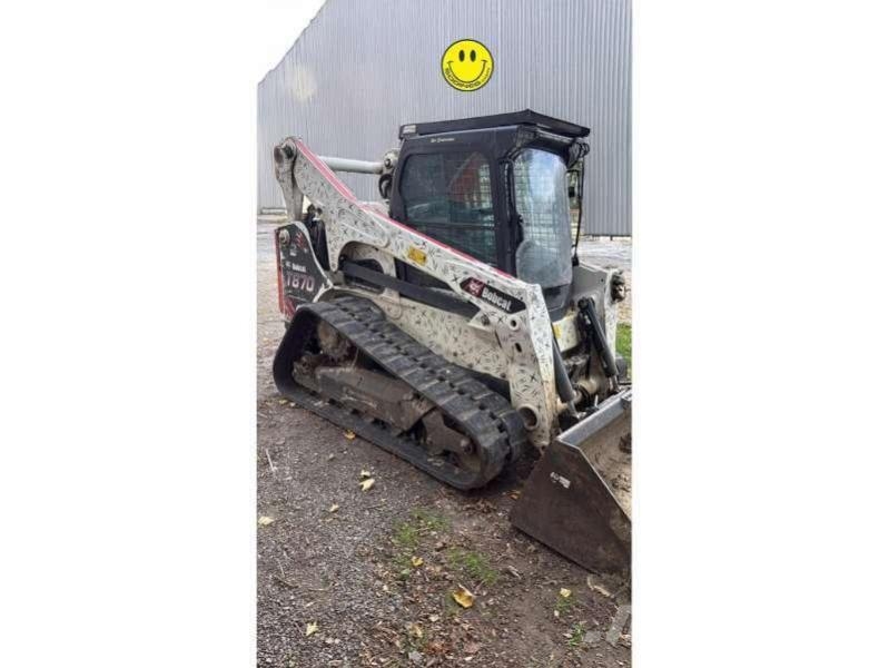 Bobcat T870 + 6 ACCESSOIRES Minicargadoras