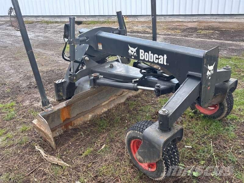Bobcat T870 + 6 ACCESSOIRES Minicargadoras