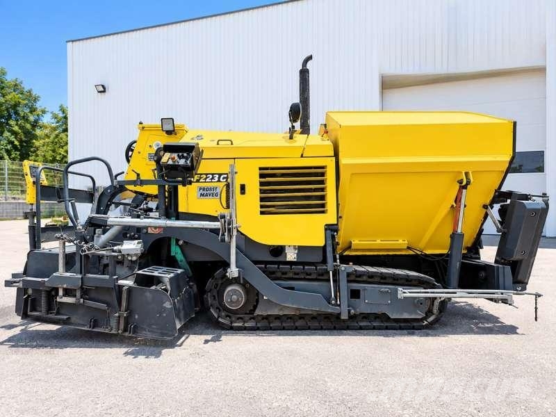 Bomag BF 223 C Asfaltni finišeri