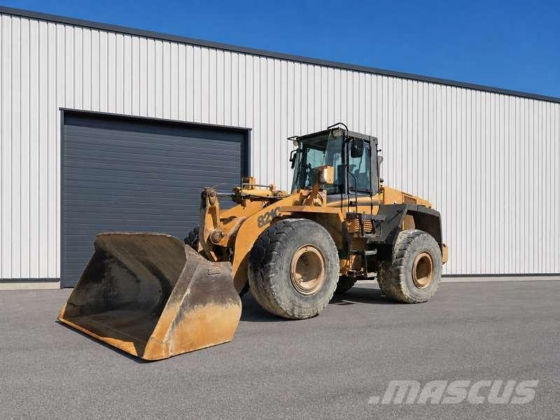 CASE 821 C Wielladers