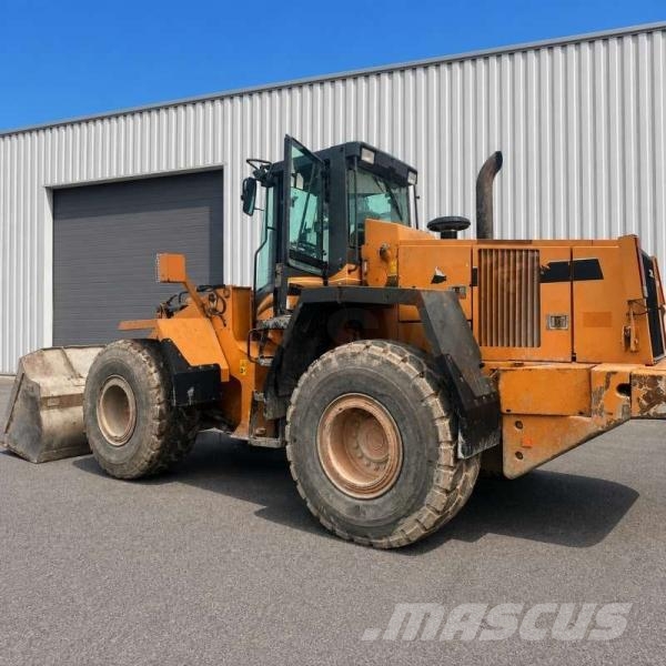 CASE 821 C Wielladers