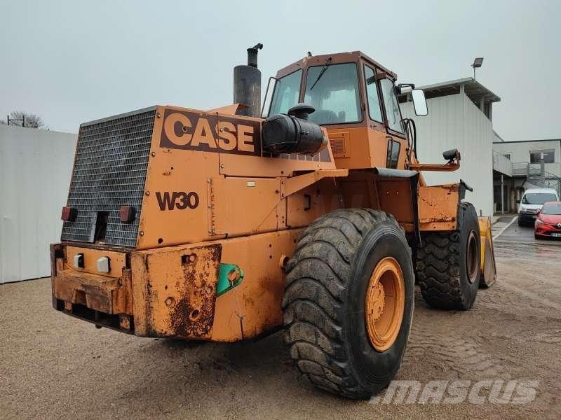 CASE W30 輪胎式裝載機