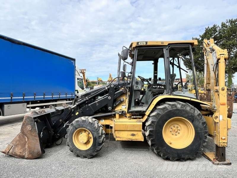 CAT 432D Backhoe