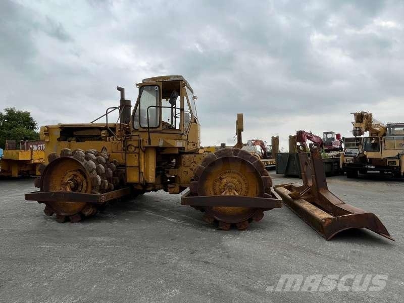 CAT 825 + porte engins Kompaktori zemlje
