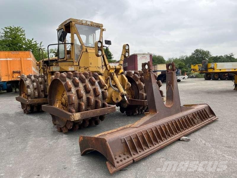 CAT 825 + porte engins Kompaktori zemlje