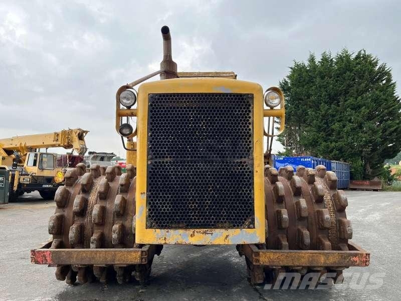 CAT 825 + porte engins Kompaktori zemlje