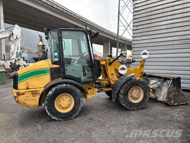 CAT 906H 小型装载机