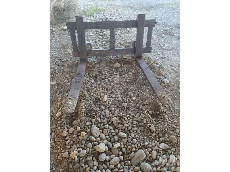 CAT 906H2 Mini utovarivači