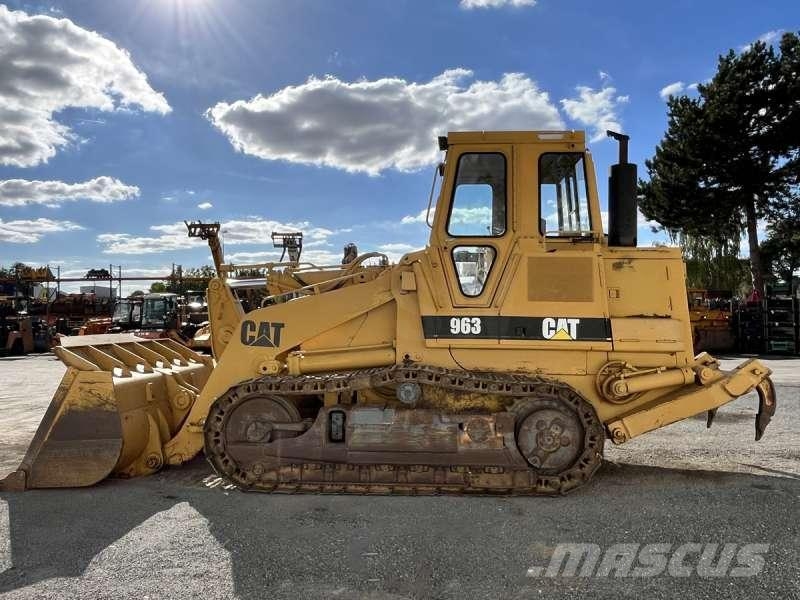 CAT 963 Kāpurķēžu iekrāvēji