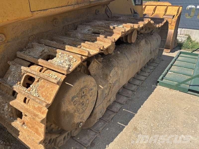 CAT 963 D لوادر زحافة
