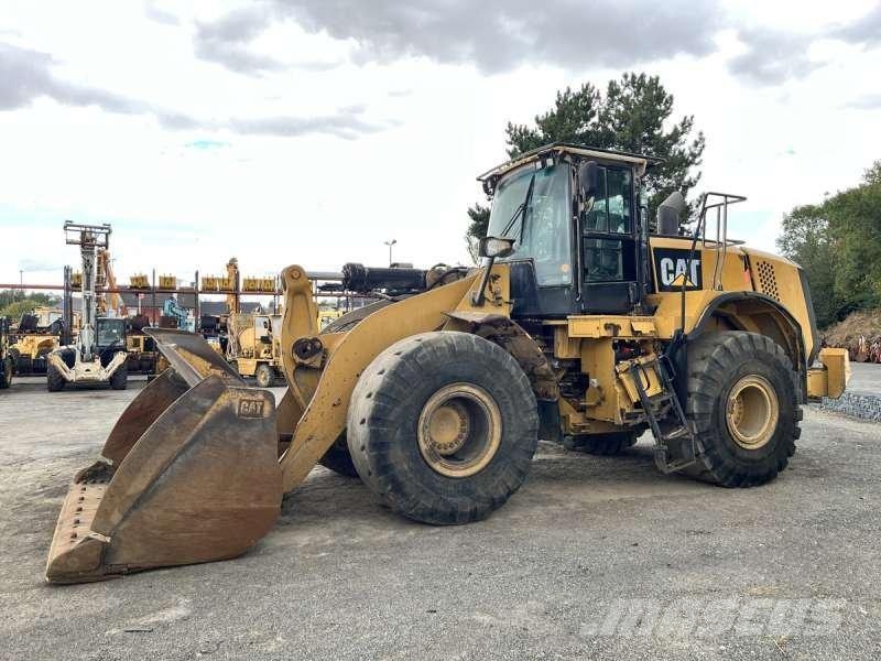 CAT 966K Gumikerekes homlokrakodók