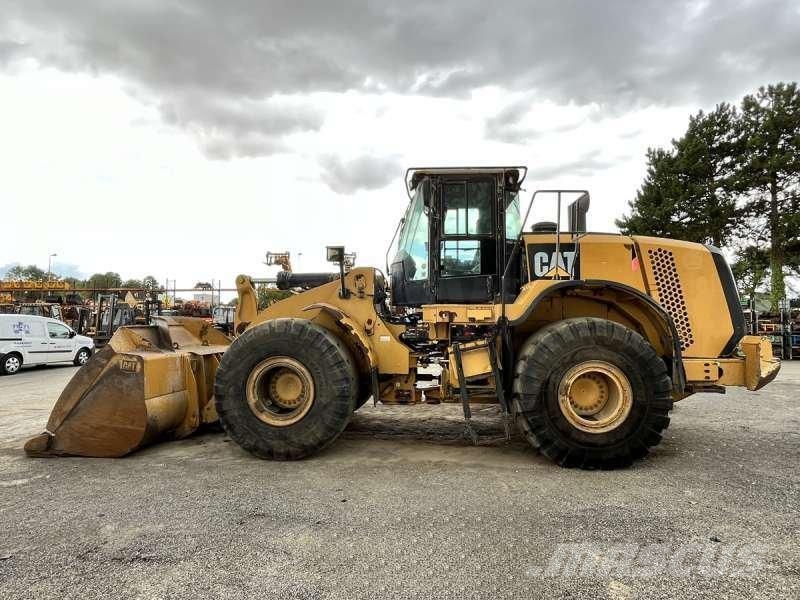 CAT 966K Gumikerekes homlokrakodók