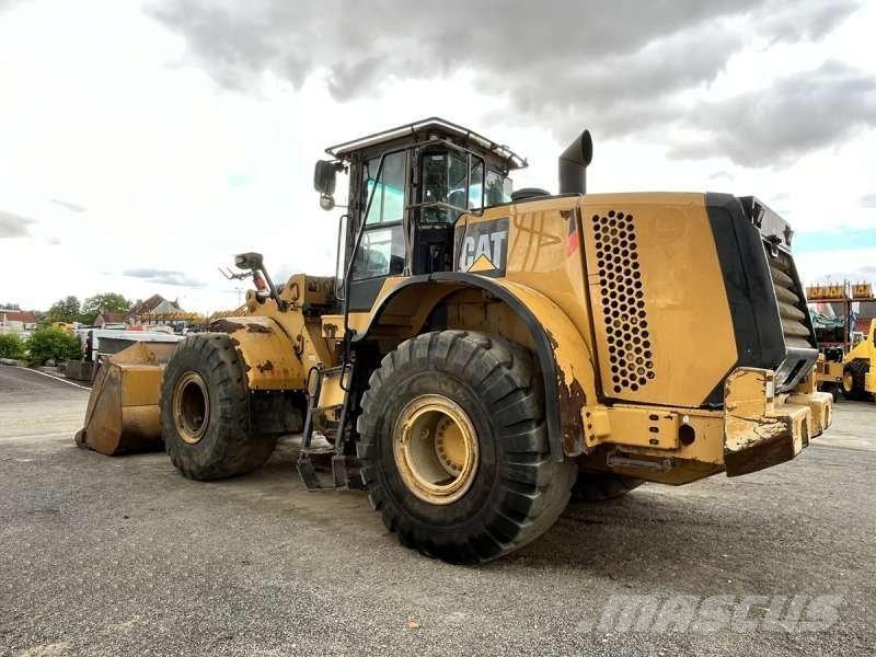 CAT 966K Gumikerekes homlokrakodók