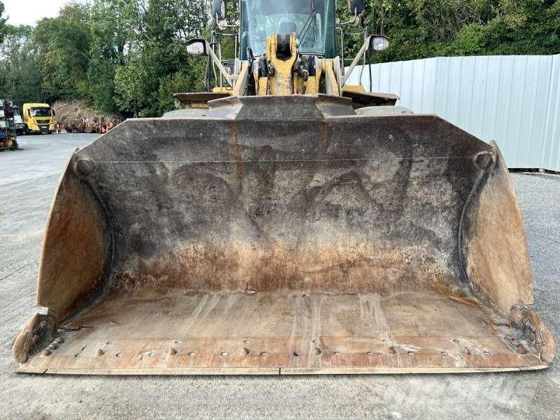 CAT 966K Gumikerekes homlokrakodók