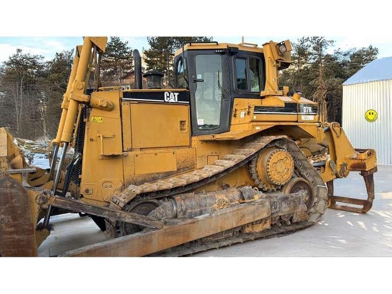 CAT D7R بلدوزرات مجنزرة
