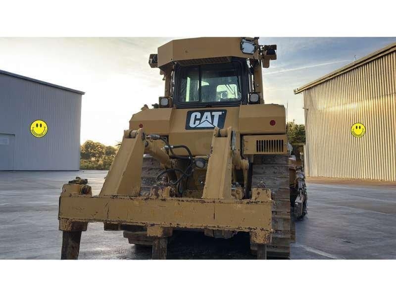 CAT D7R بلدوزرات مجنزرة