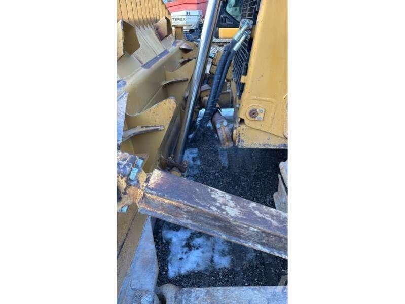 CAT D7R بلدوزرات مجنزرة