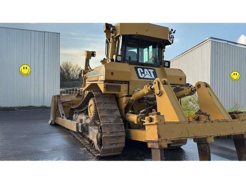 CAT D7R بلدوزرات مجنزرة
