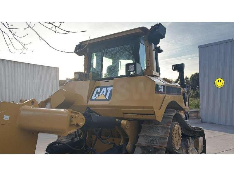 CAT D8T بلدوزرات مجنزرة