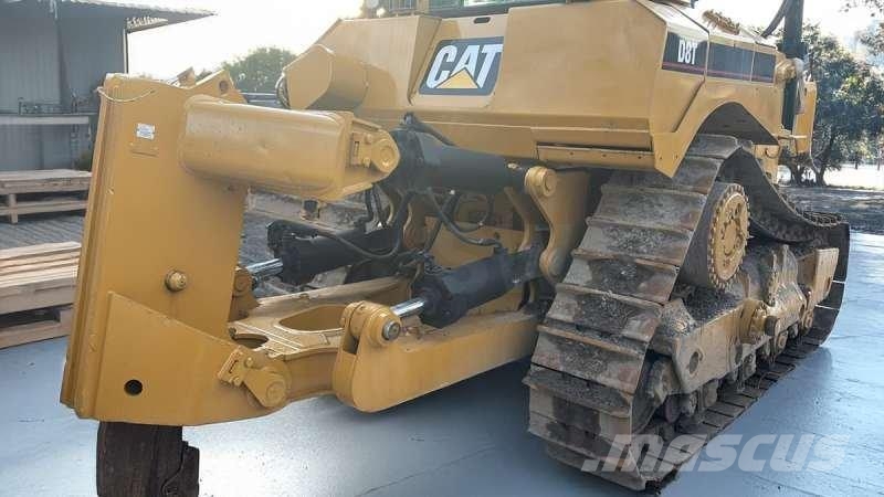 CAT D8T بلدوزرات مجنزرة