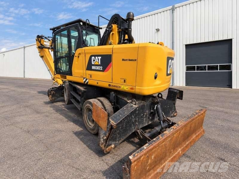 CAT MH3022 Pelle à déchets