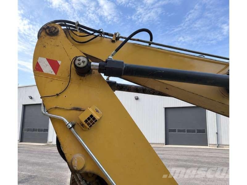 CAT MH3022 Pelle à déchets