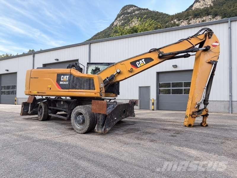 CAT MH3022 مناولات المخلفات / مناولات صناعية