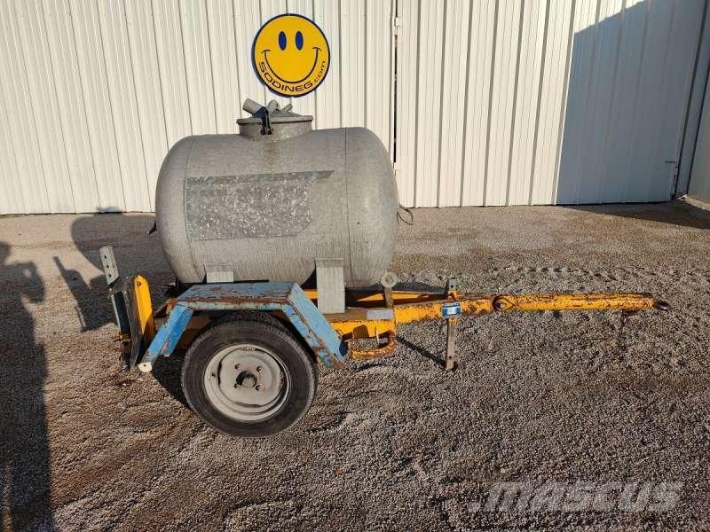 Courant 500 LITRES A EAU Tanques