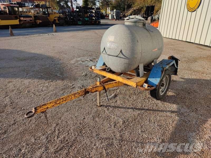 Courant 500 LITRES A EAU Tanques