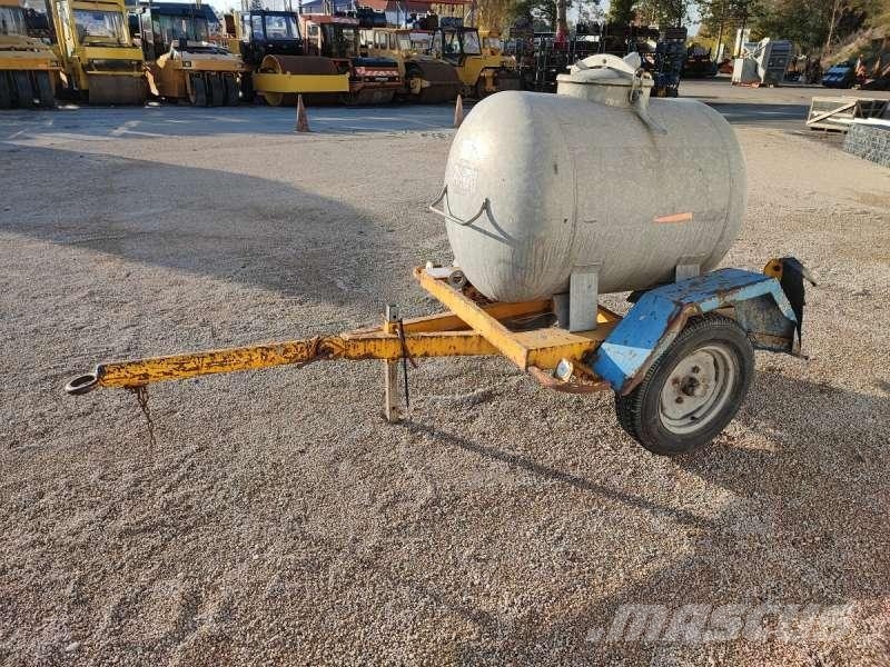 Courant 500 LITRES A EAU Tanques